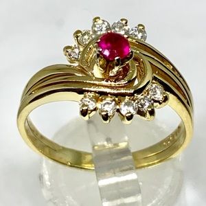 70% 🔥🔥Real diamonds ring solid gold vintage 
Ruby
